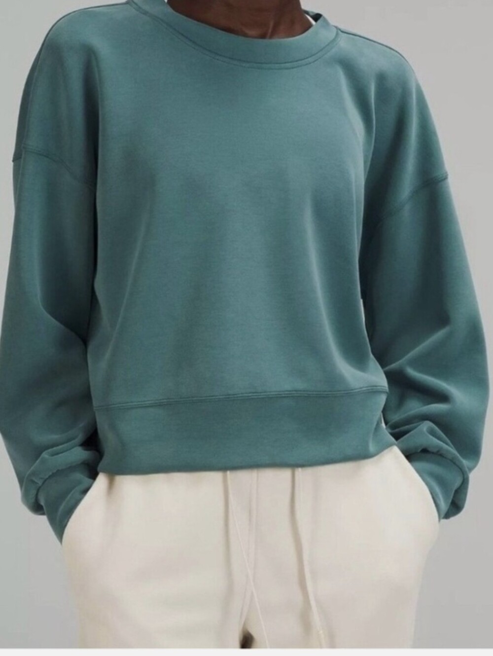 Lululemon Softstreme Perfectly Oversized Cropped Crew in Green size 8